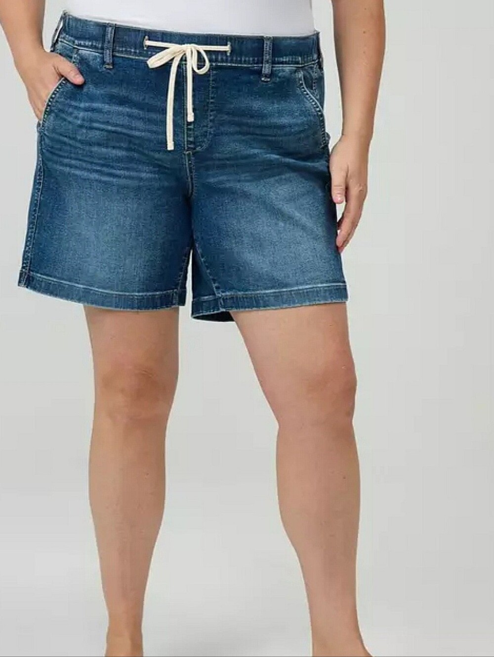 Torrid NWT Size 3 Xxxl 3x Weekend Bermuda Mid-Rise Shorts